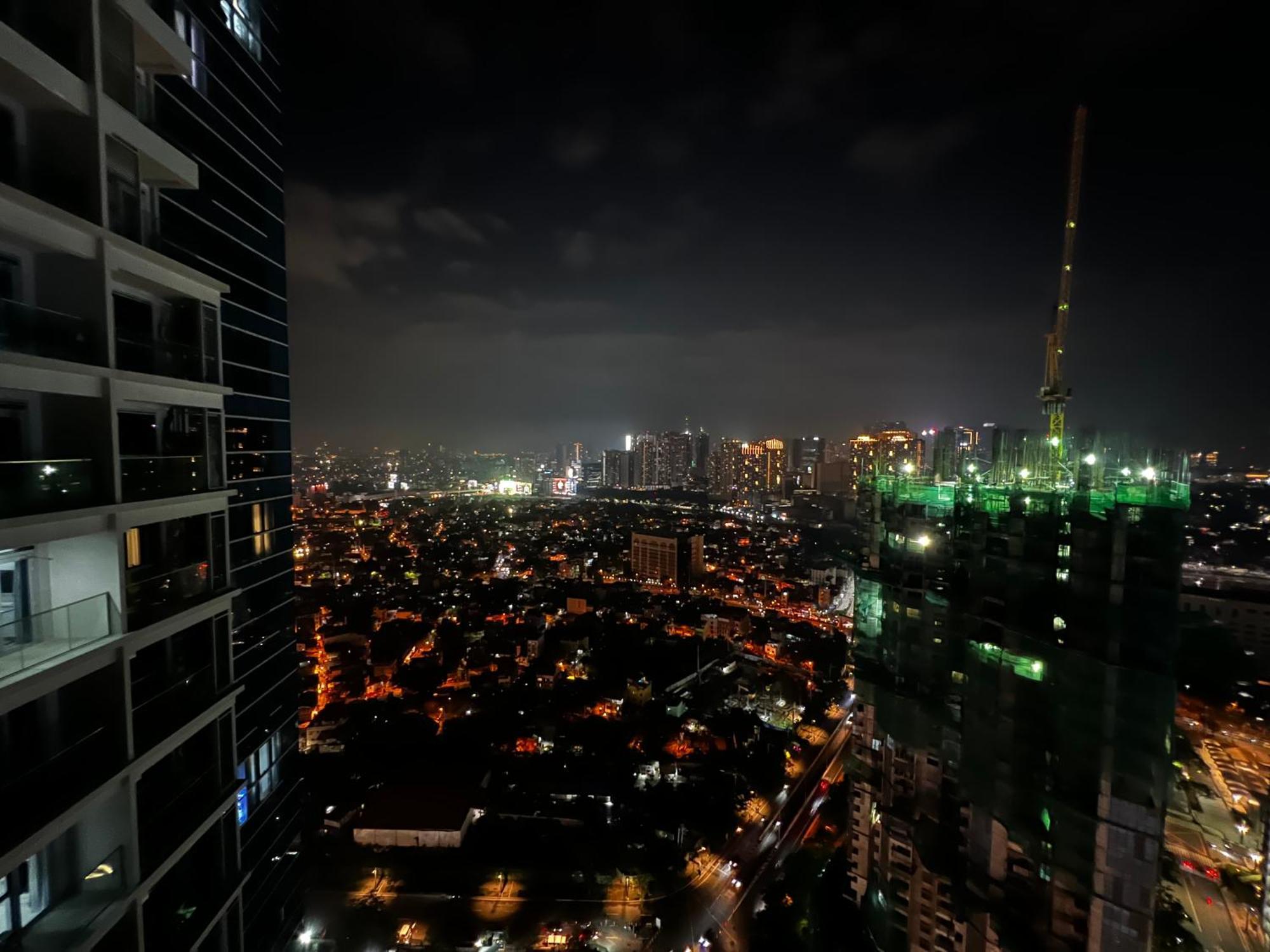 1 Bedroom Uptown Bgc Condo With Balcony Manila Exterior photo